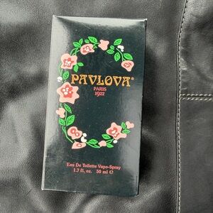 Pavlova Eau De Toilette 50ml - Black Box with Pink Floral Wreath